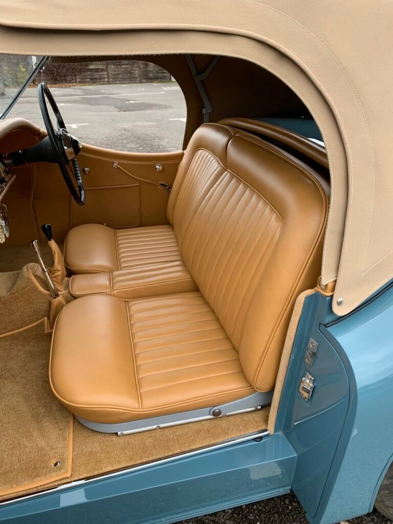 Jaguar XK120 roadster blue photo2 1536x2048 1 768x1024